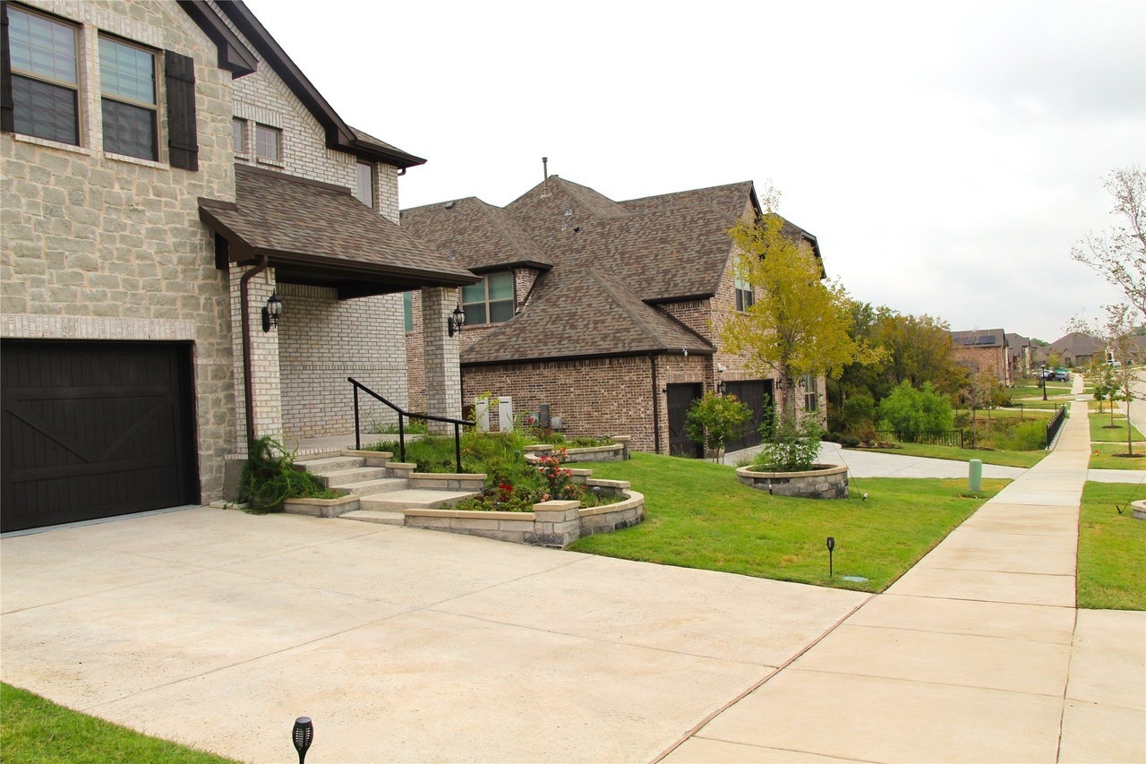 15833 Talamore Ln - Photo 2 of 20