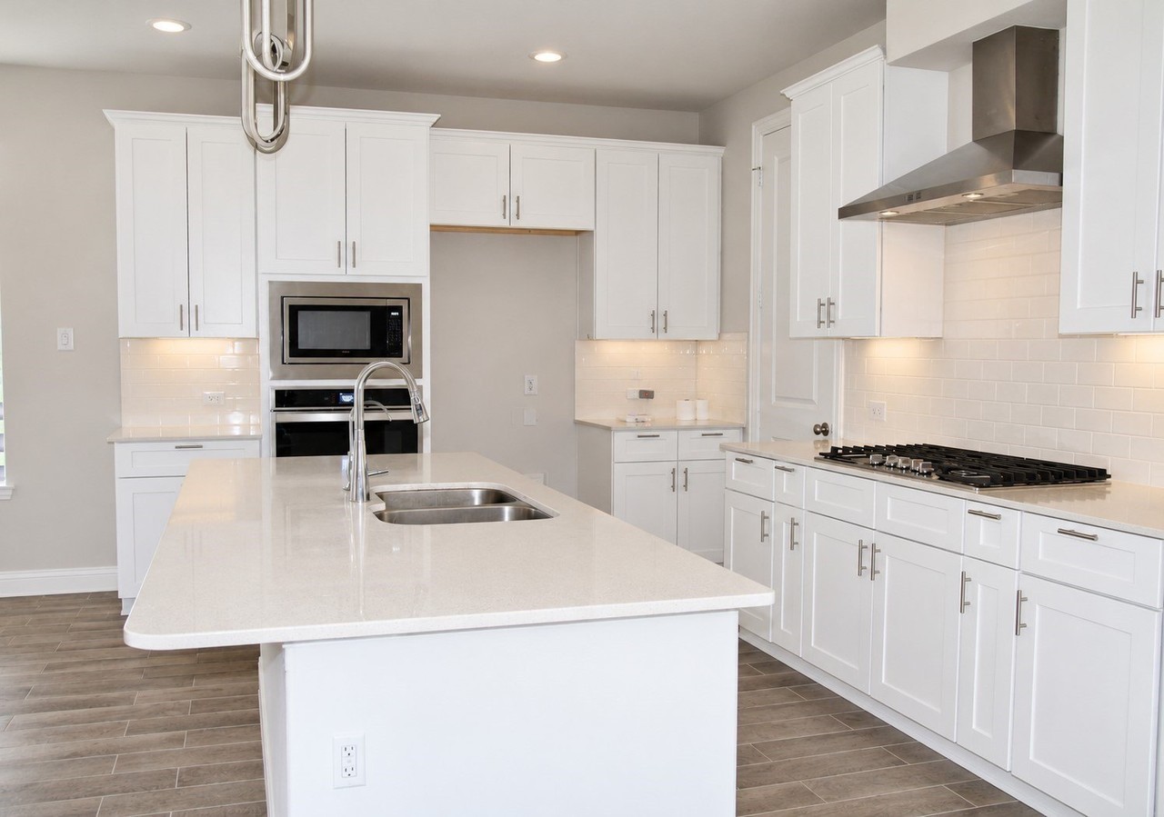 15833 Talamore Ln - Photo 4 of 20