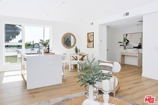 511 N Flores St #5 - Photo 4 of 8