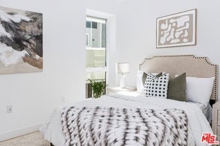 511 N Flores St #5 - Photo 7 of 8