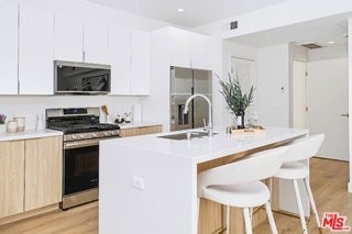 511 N Flores St #4 - Photo 3 of 8