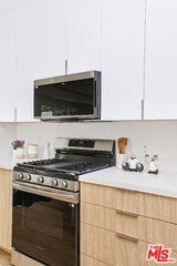 511 N Flores St #4 - Photo 5 of 8