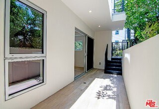 1236 N Fairfax Ave #4 - Photo 7 of 8