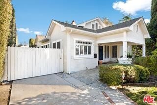 1350 N Orange Grove Ave - Photo 2 of 8