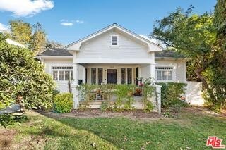 1350 N Orange Grove Ave - Photo 3 of 8
