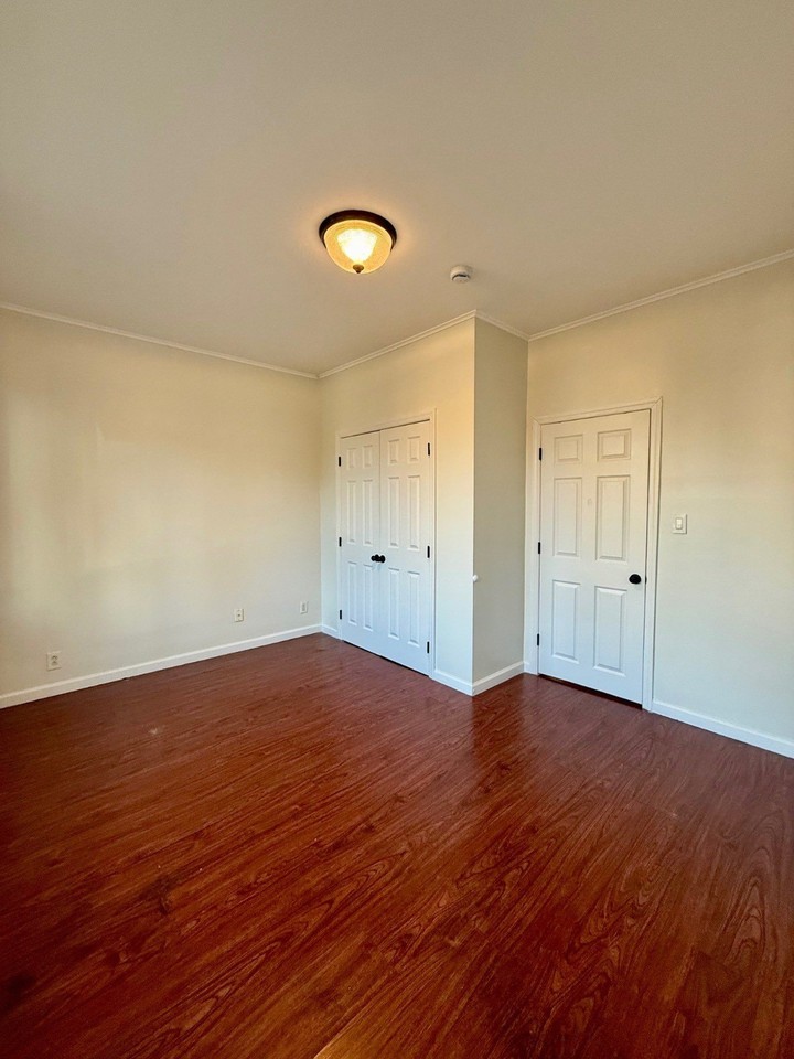 331 Ashton Ave - Photo 4 of 10