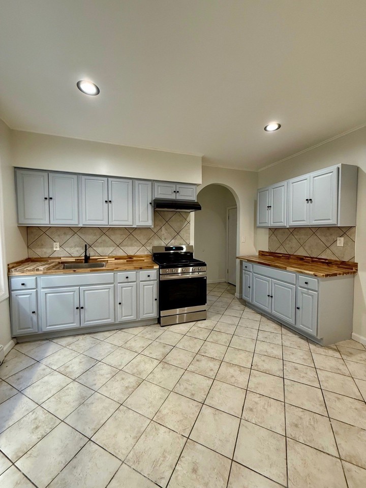 331 Ashton Ave - Photo 6 of 10