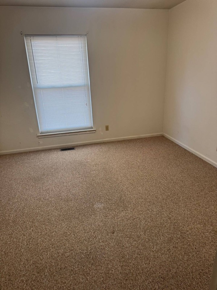 1016 19th St - Photo 6 of 7
