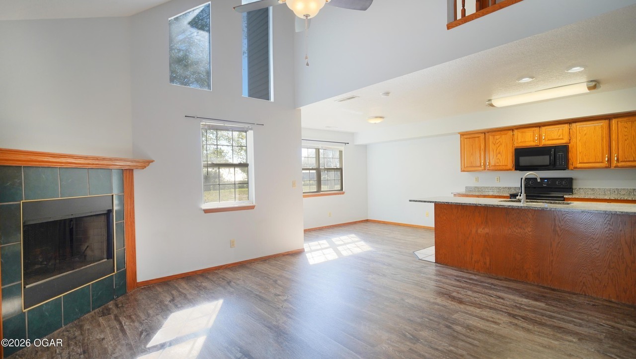 3222 Connecticut Ave #A - Photo 4 of 15