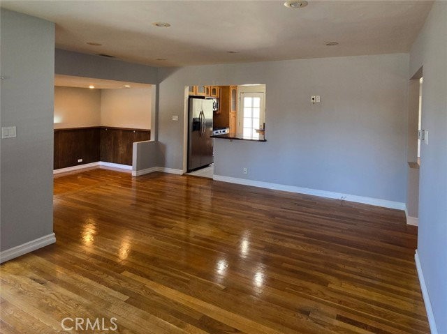 17907 Emelita St - Photo 2 of 8