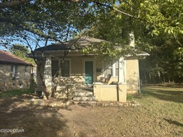 featured image of 605 S High St
