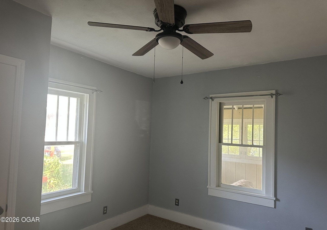 605 S High St - Photo 6 of 10