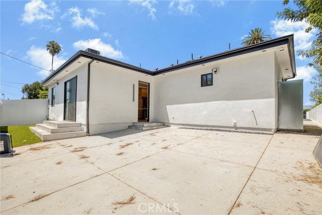 20520 Sherman Way - Photo 3 of 7