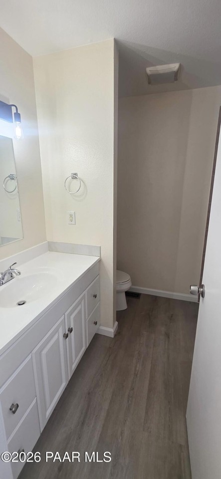 360 Chestnut Dr - Photo 5 of 18