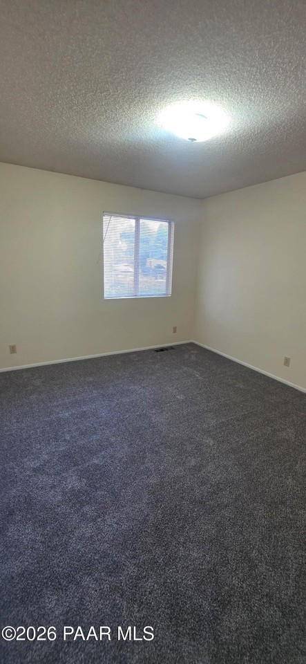 360 Chestnut Dr - Photo 6 of 18