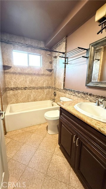 446 W Stocker St - Photo 5 of 6
