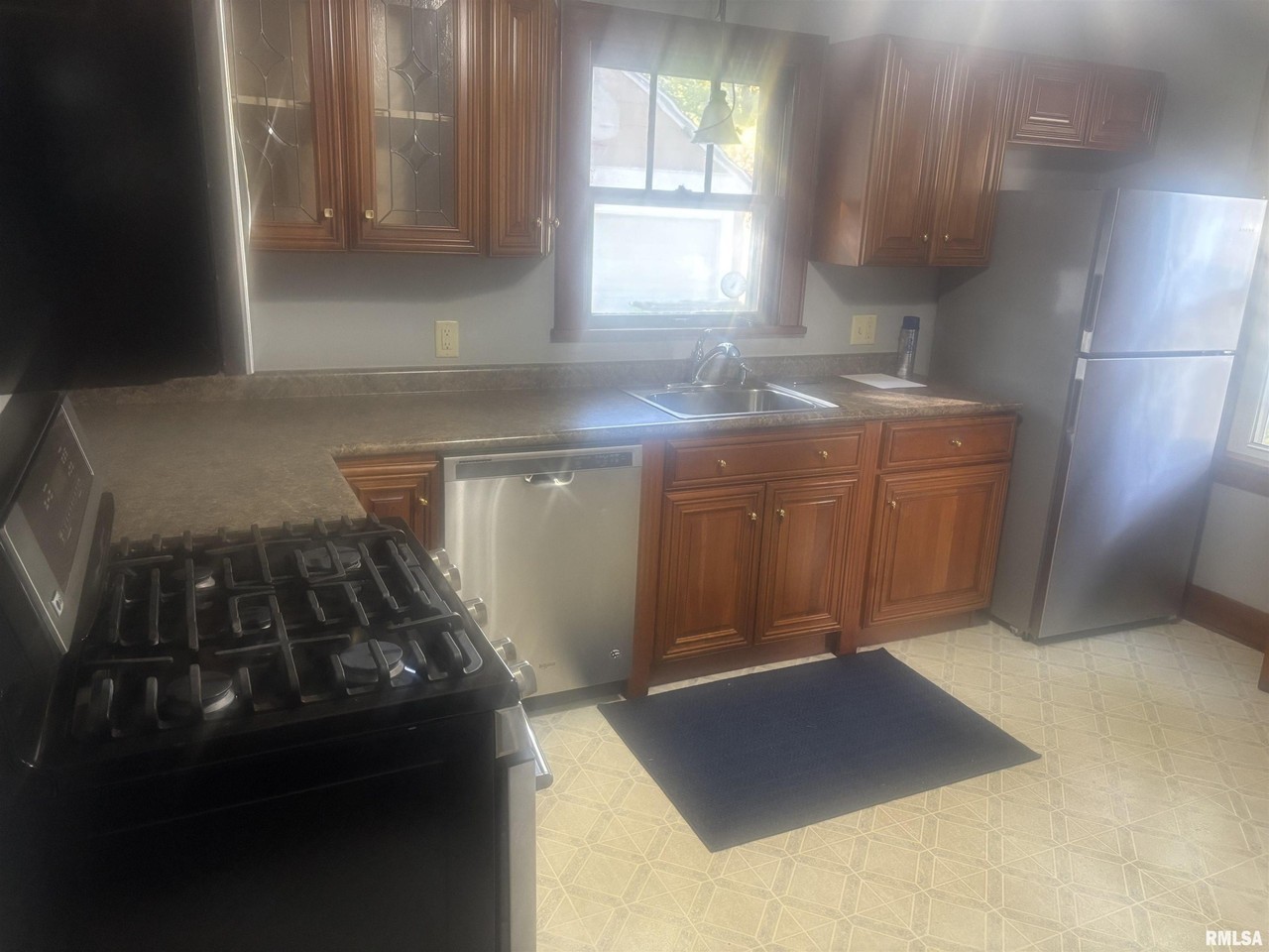 204 Hilldale Ave - Photo 2 of 11