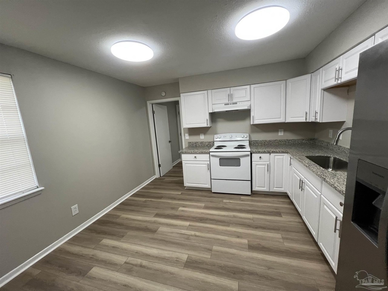821 Calhoun Ave - Photo 5 of 18