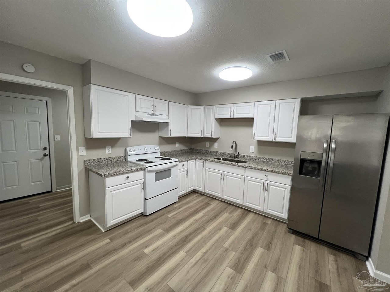 821 Calhoun Ave - Photo 6 of 18