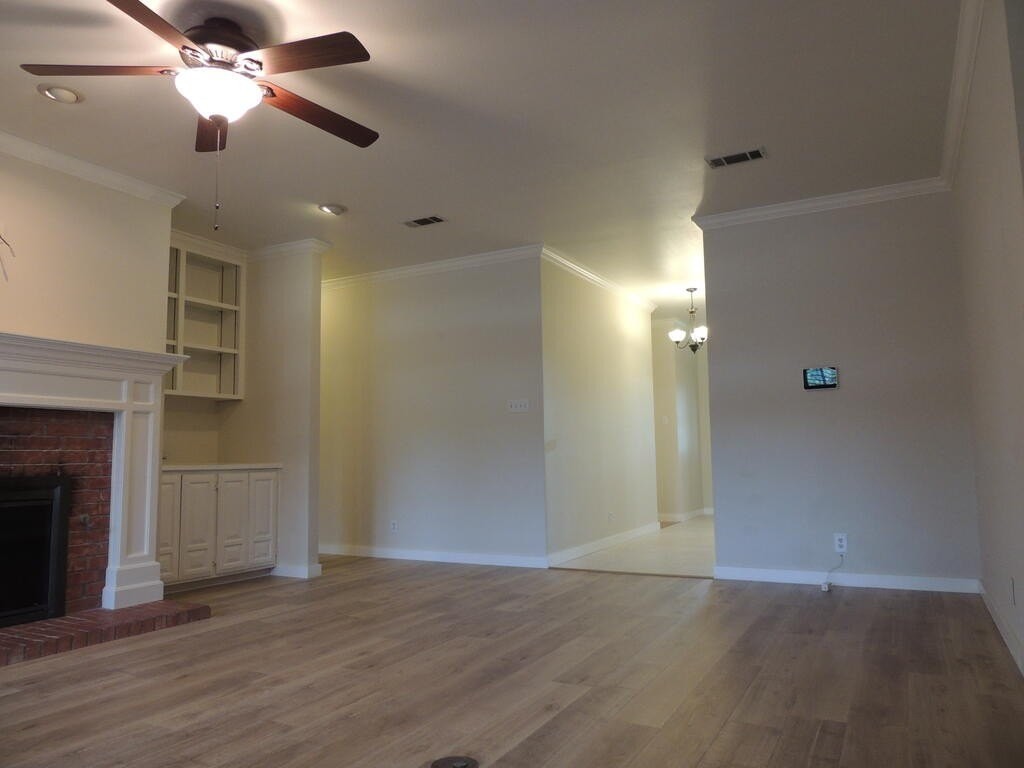 2002 Hereford Blvd - Photo 5 of 42