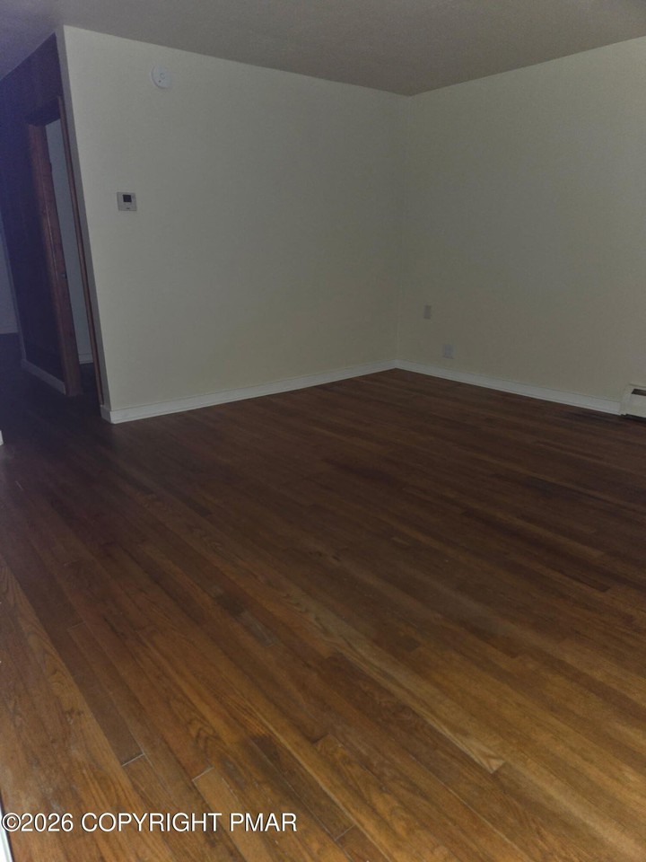 106 3rd St #1 - Photo 5 of 7