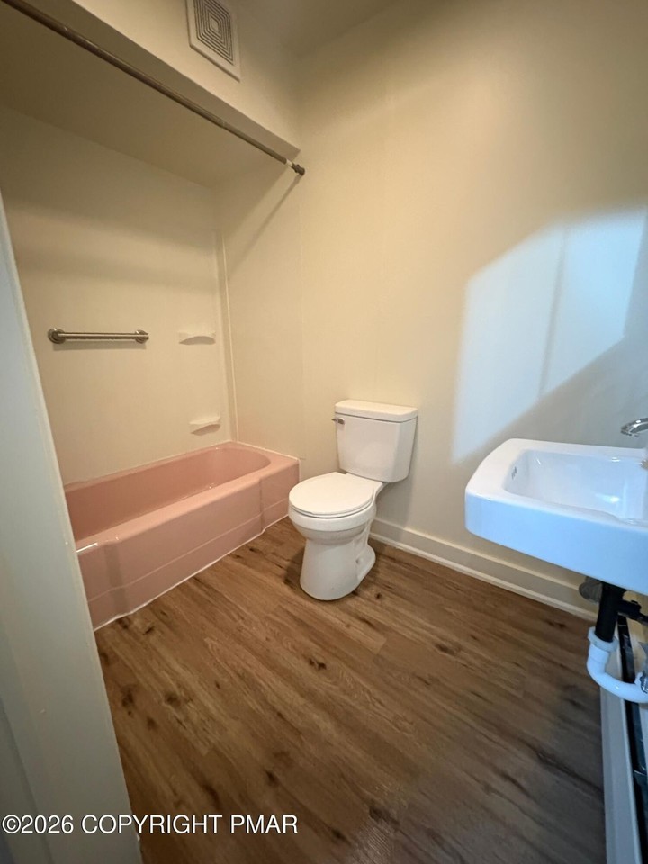 106 3rd St #2 - Photo 5 of 8