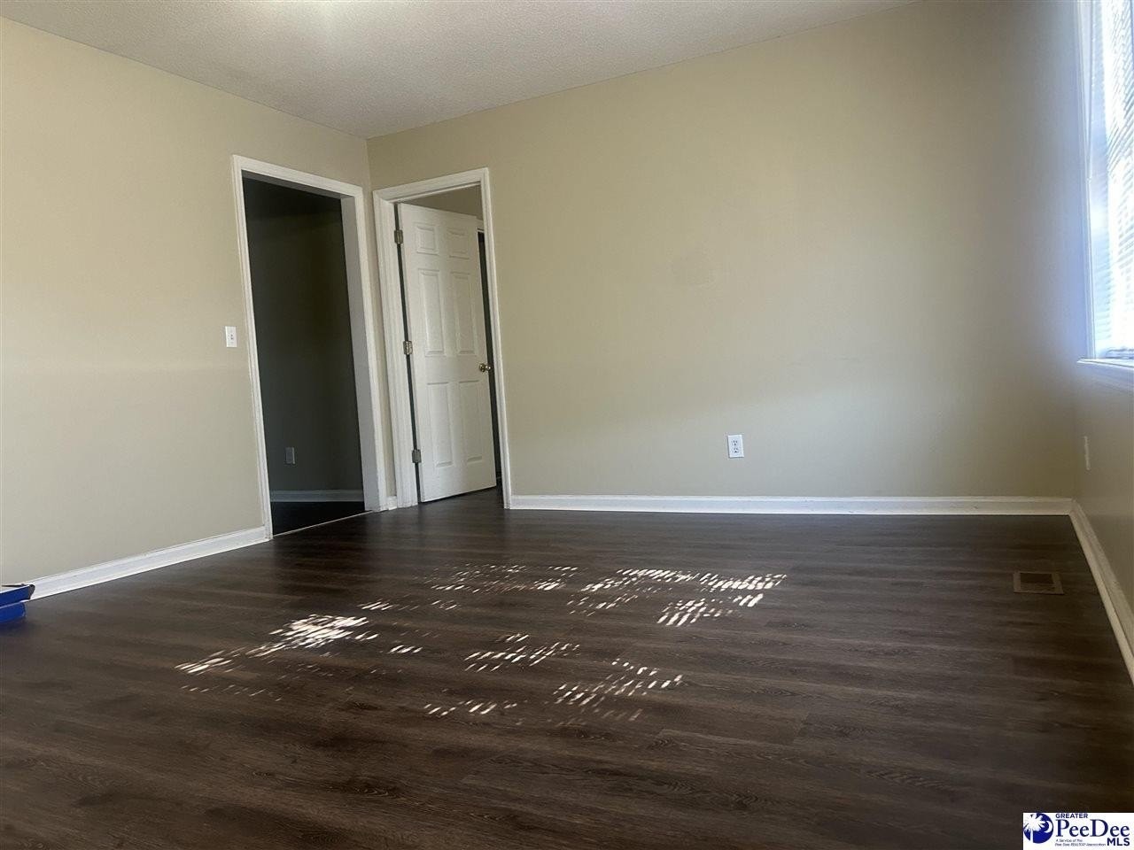 5627 Country Ln - Photo 4 of 12