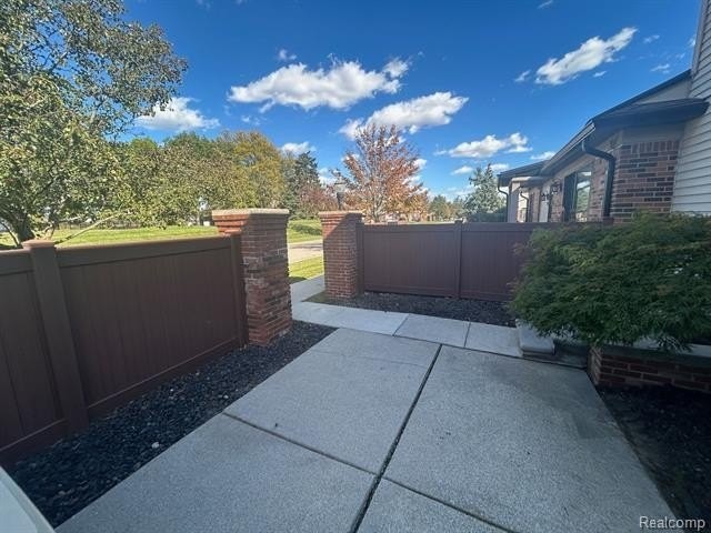 41285 Southwind Dr - Photo 4 of 26