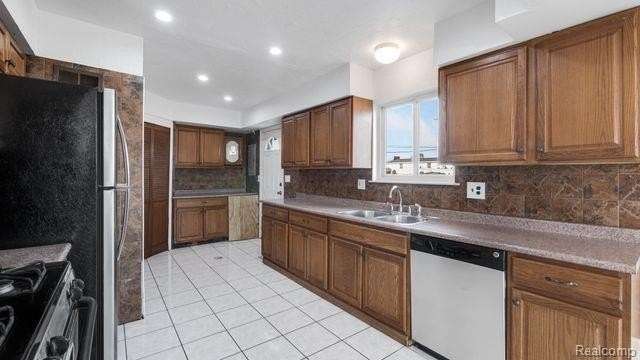 30575 Groveland St - Photo 6 of 24