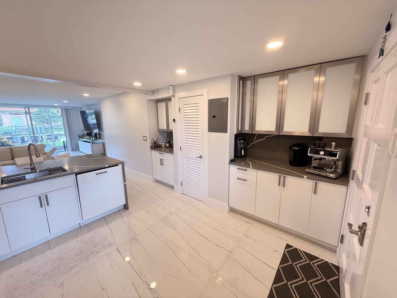 105 Paradise Harbour Blvd #108 - Photo 7 of 24