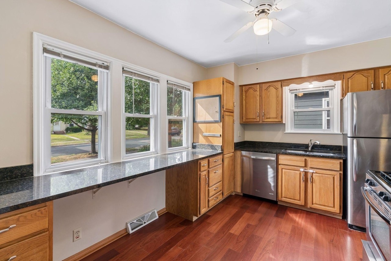 3049 Edgewood Ave S - Photo 2 of 11