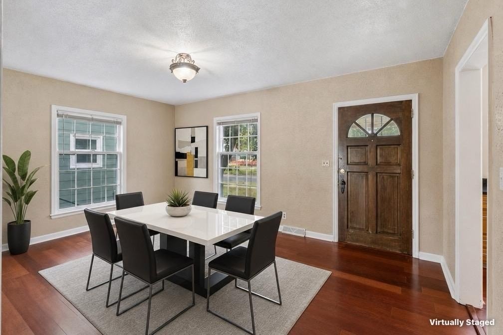 3049 Edgewood Ave S - Photo 5 of 11