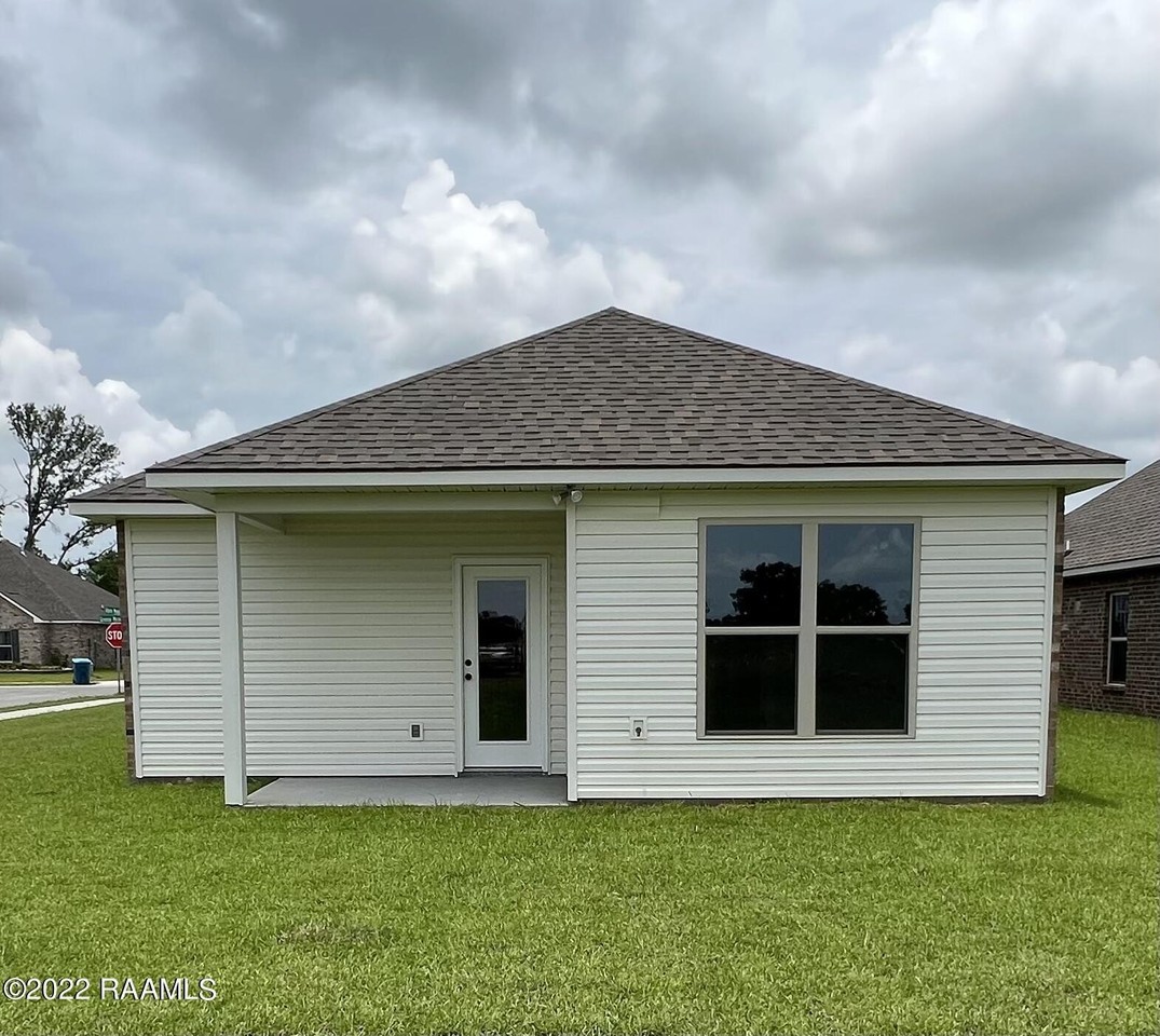 307 Grassy Meadows Ln - Photo 2 of 34