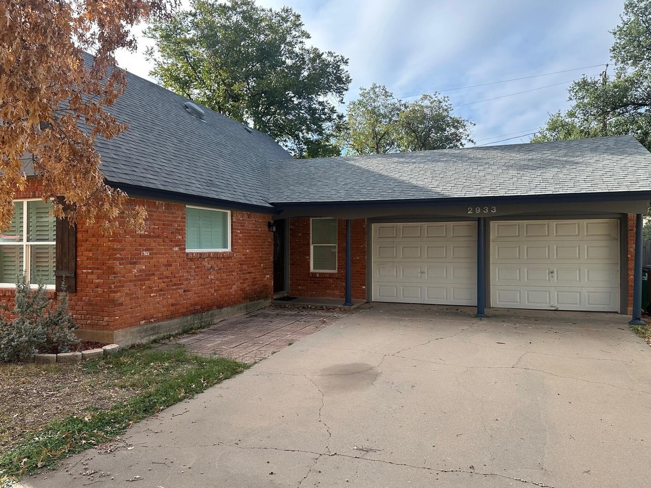2933 Woodland Cir - Photo 3 of 16