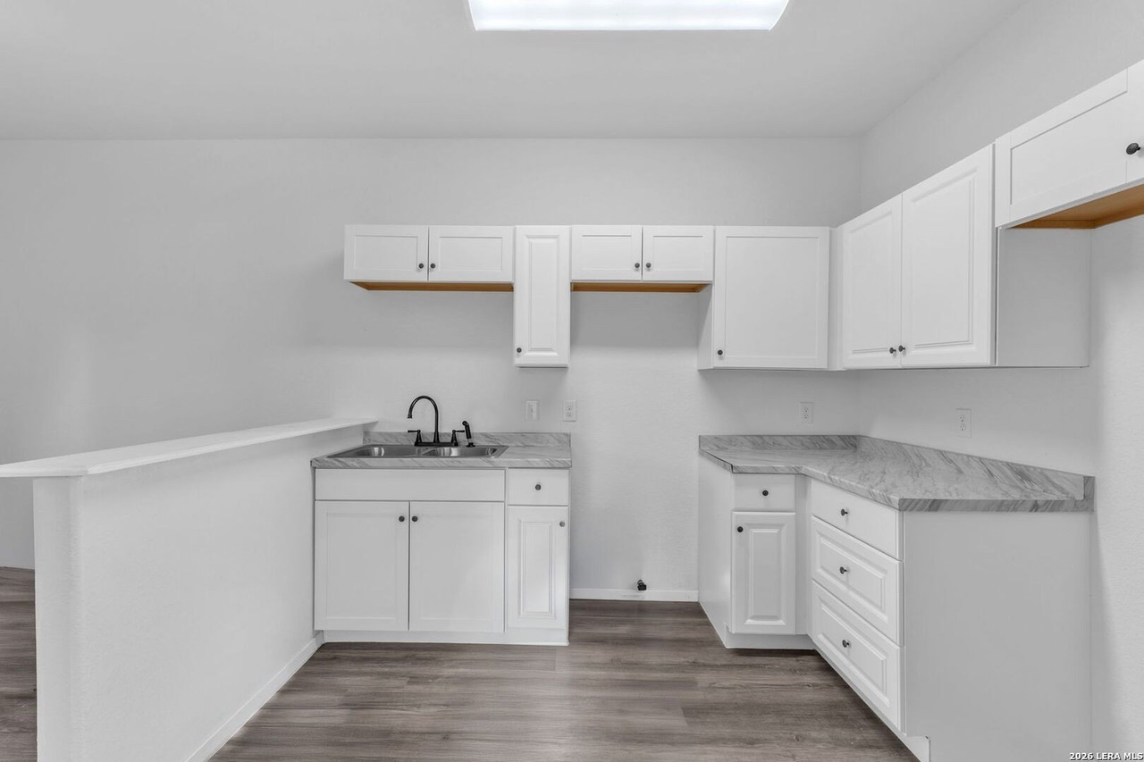 3009 Mcarthur Ave #301-302 - Photo 5 of 19