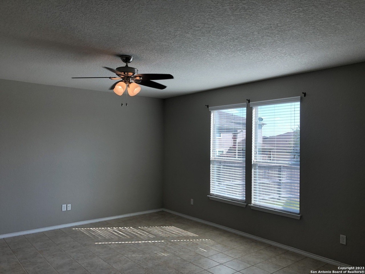 9515 Madison Crk - Photo 3 of 22