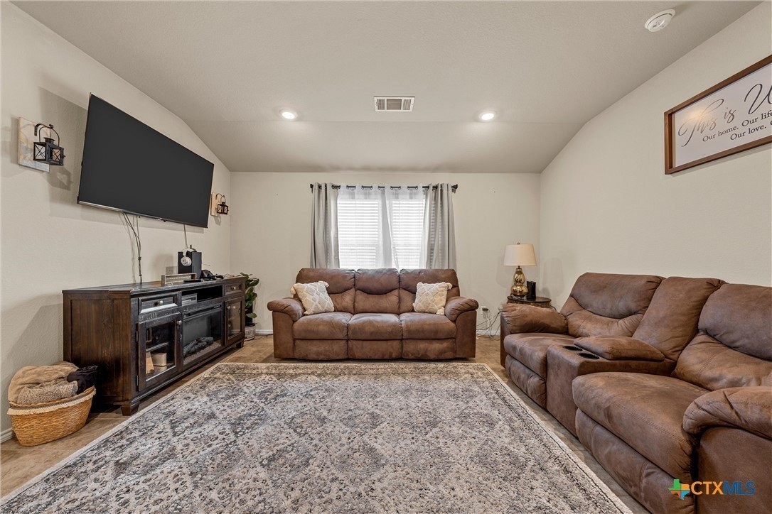 9620 Murandy Dr - Photo 5 of 39