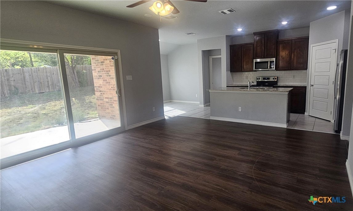 1445 Dryden Ave - Photo 3 of 40