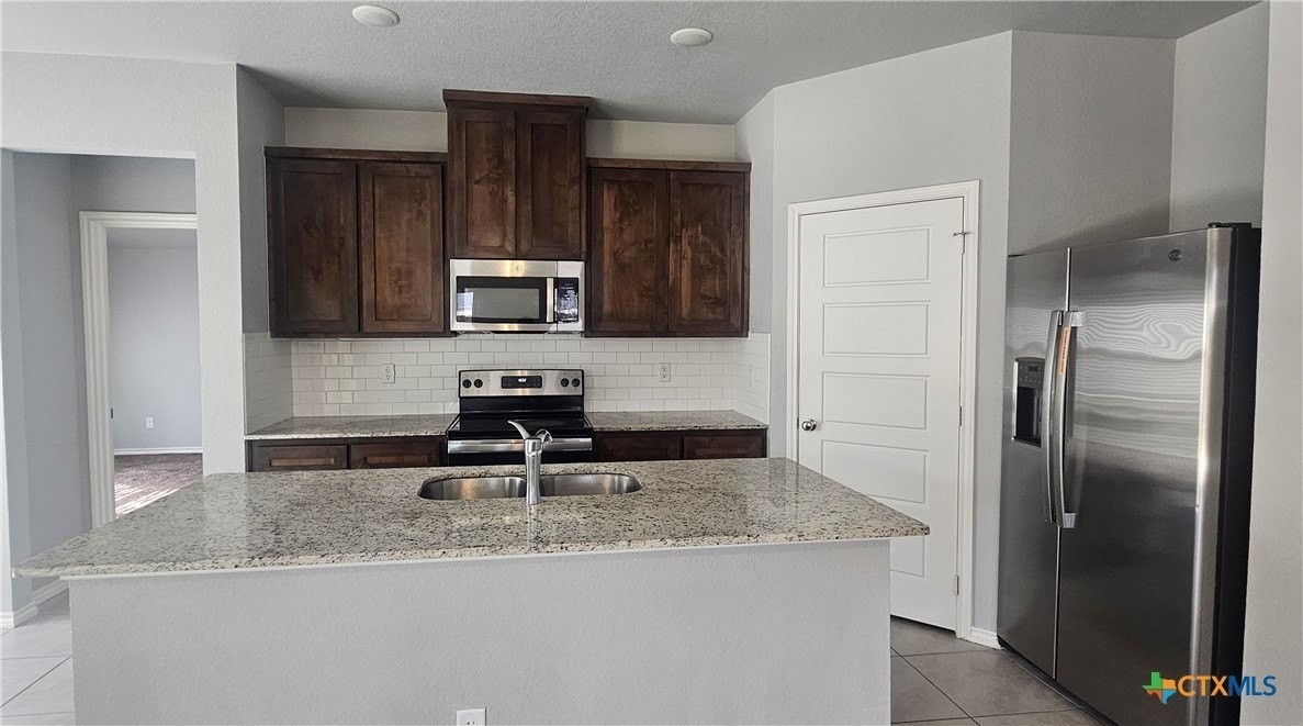 1445 Dryden Ave - Photo 5 of 40