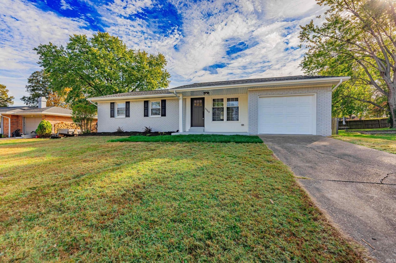 3713 Debbie Ln - Photo 2 of 37