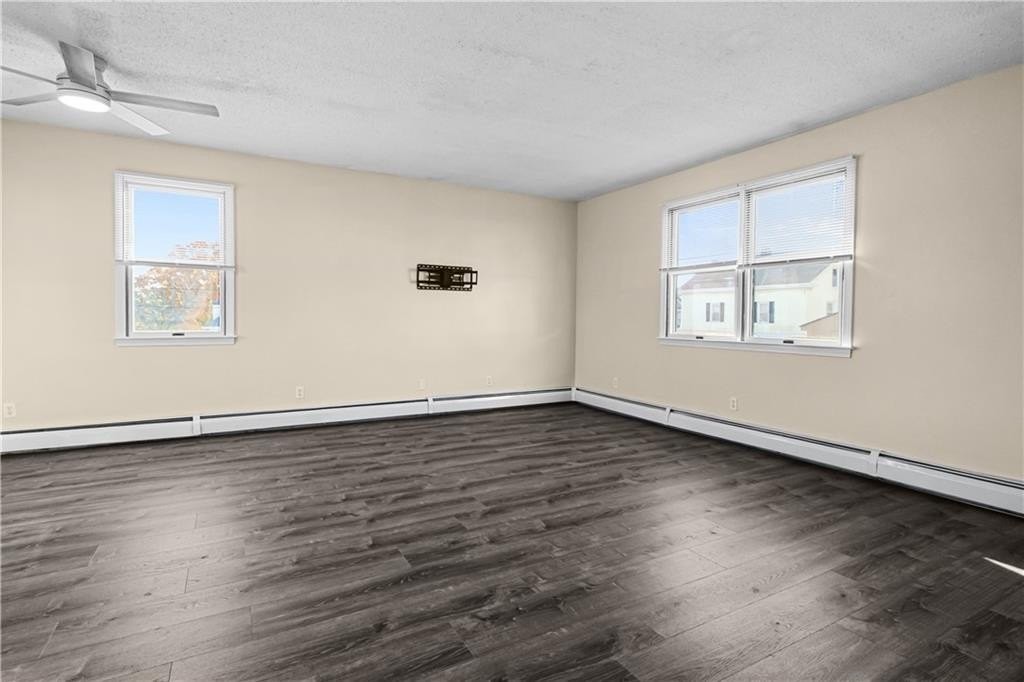 114 Lyon Ave - Photo 2 of 23