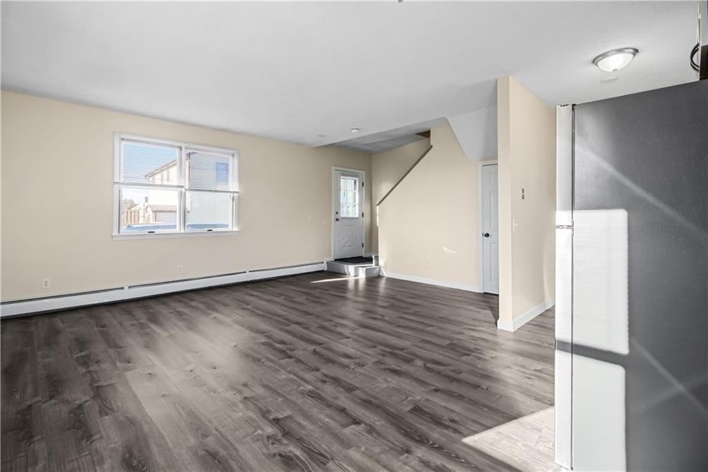 114 Lyon Ave - Photo 4 of 23