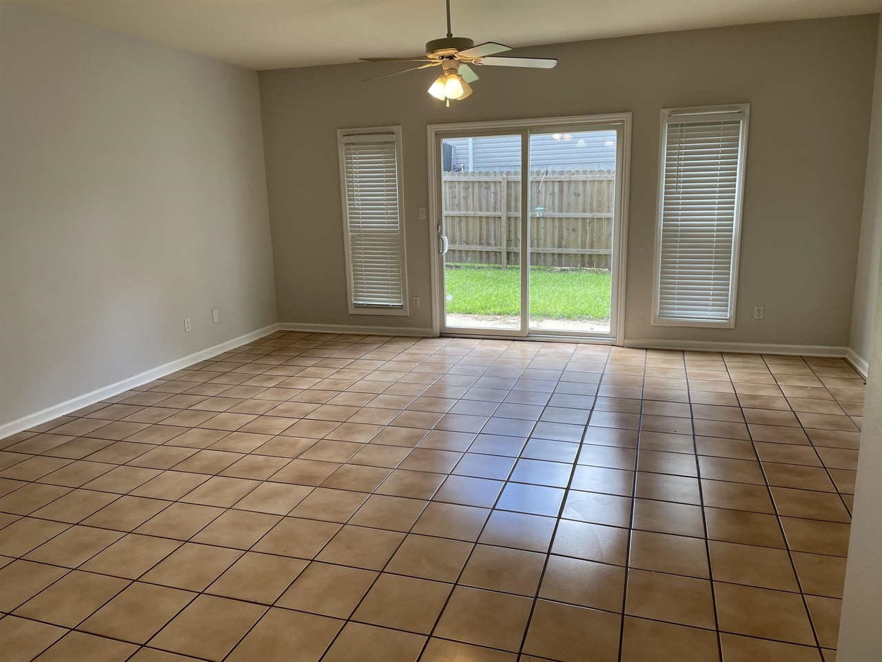 2160 Delta Blvd - Photo 3 of 5