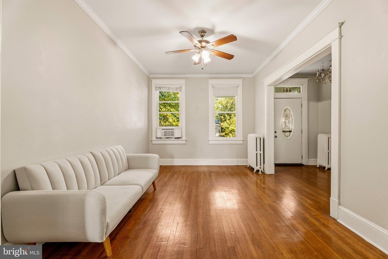321 Bryant St Ne - Photo 6 of 36