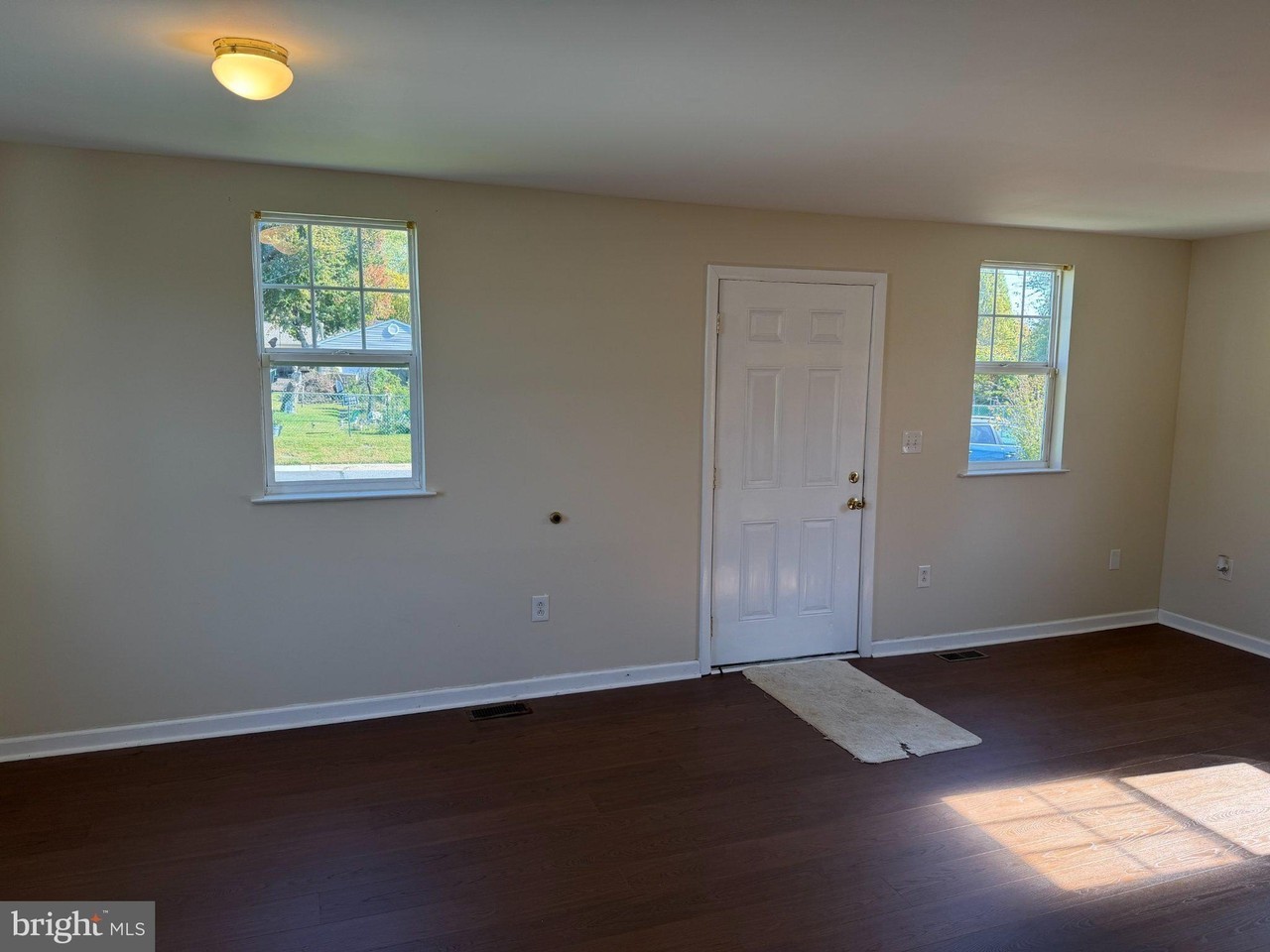 902 Highland Ave - Photo 3 of 11