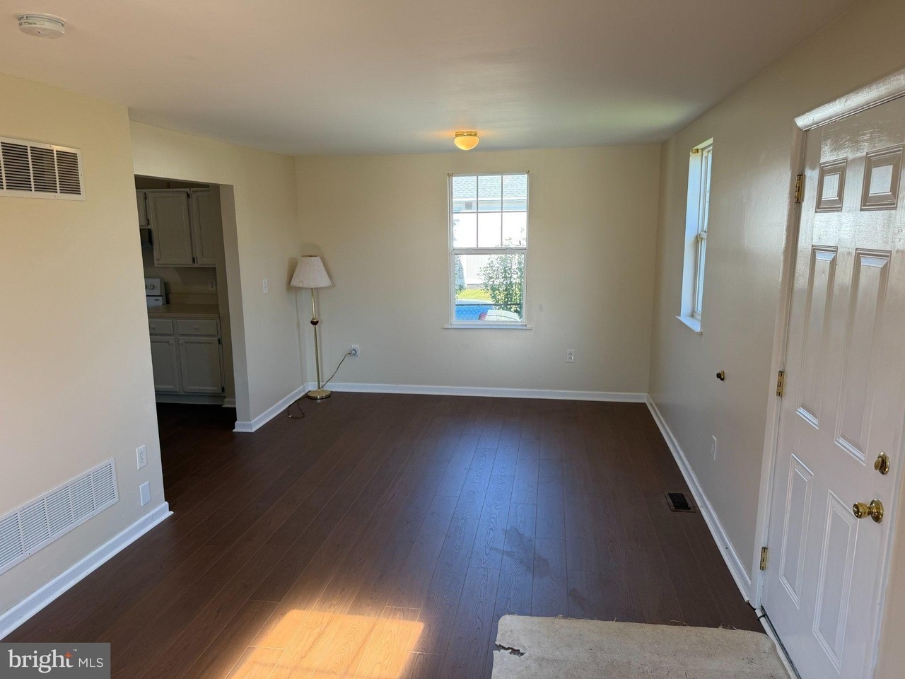 902 Highland Ave - Photo 5 of 11