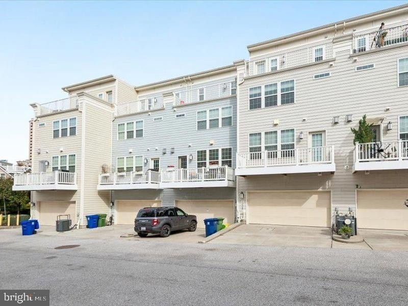 1306 Jackson St - Photo 3 of 35