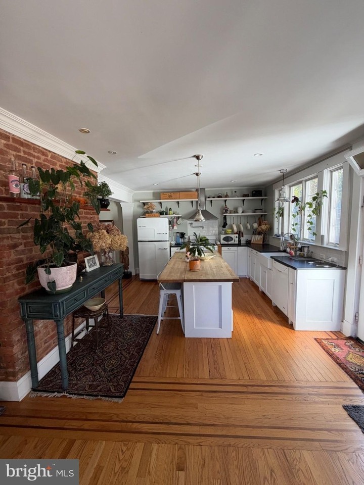 5806 Clearspring Rd - Photo 3 of 13