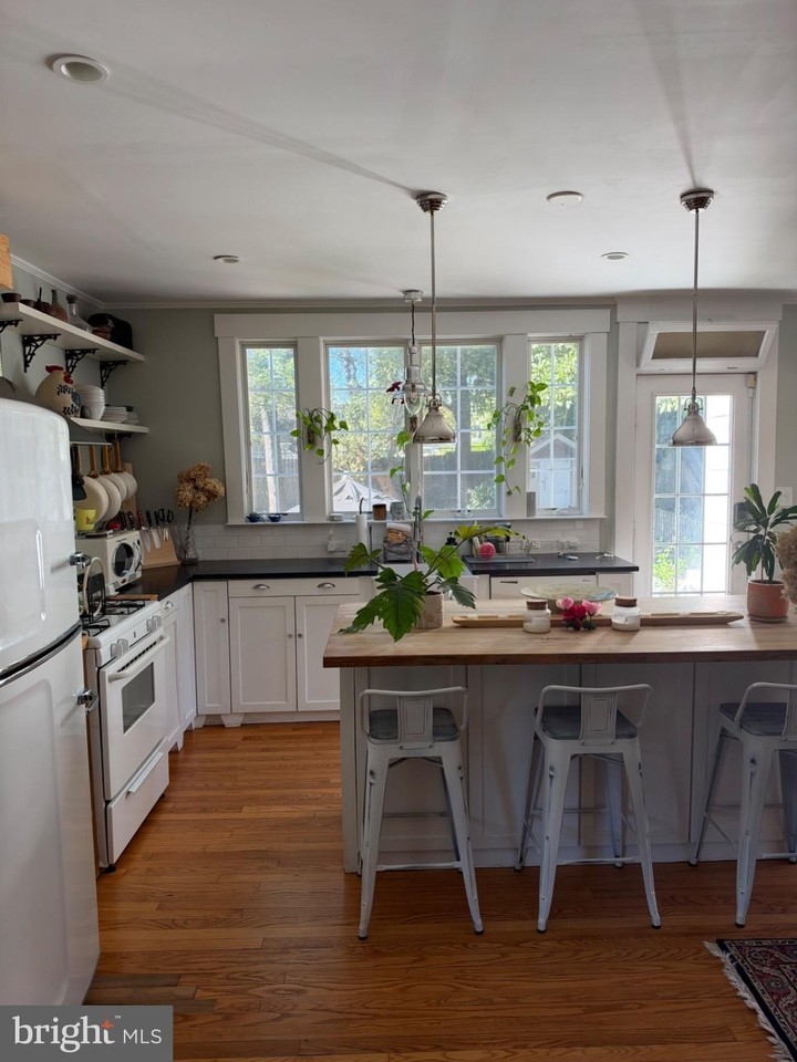5806 Clearspring Rd - Photo 4 of 13