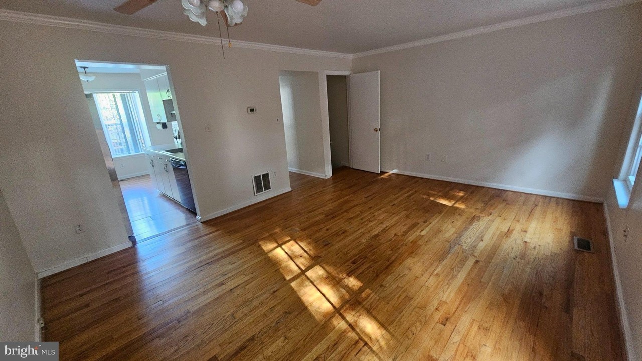 14662 Keeneland Cir - Photo 2 of 22